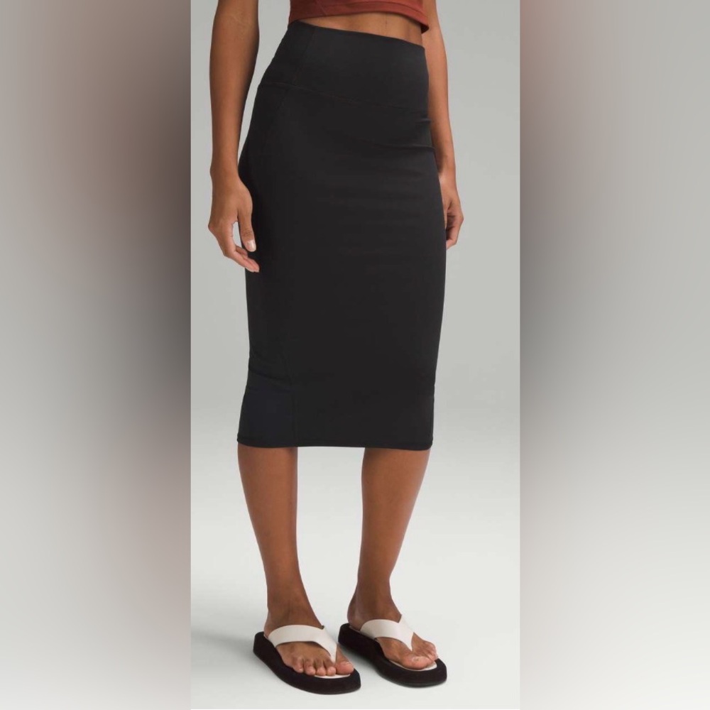 New Lululemon Nulu Slim-Fit High-Rise Skirt